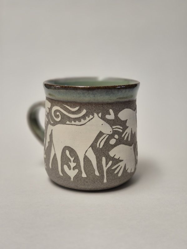 20260408_172832_kopija_1200x1600 Ceramic sgraffito mug with horses